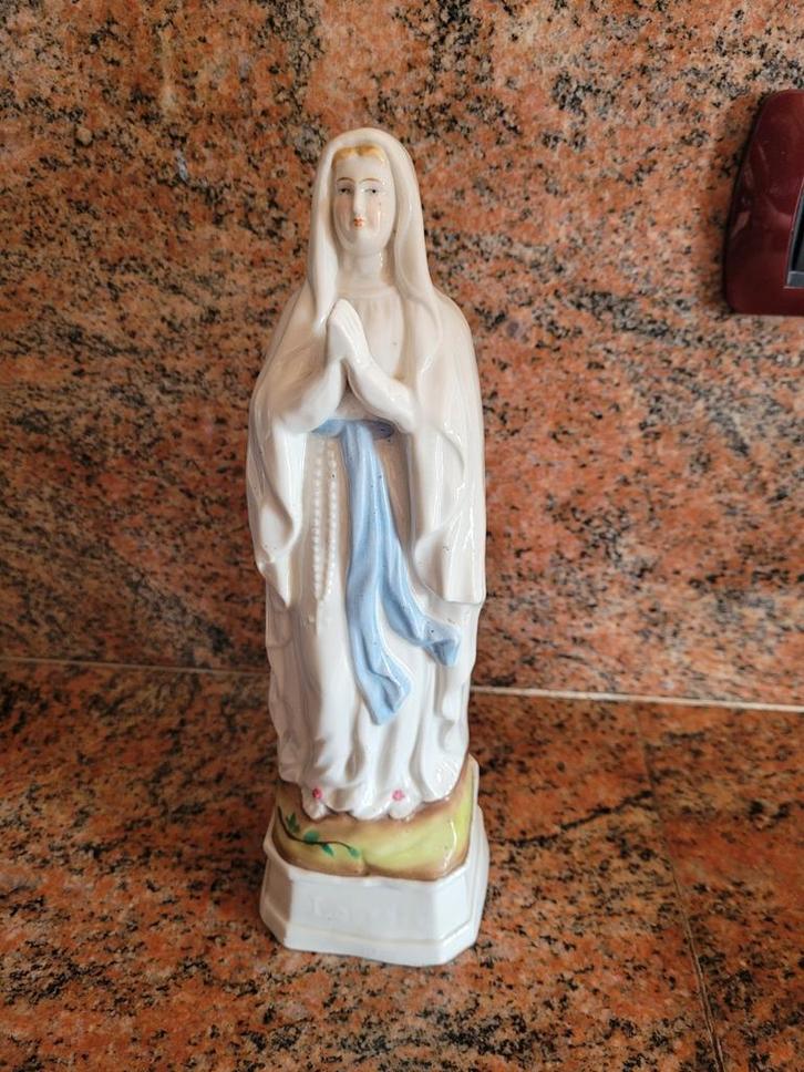 Geglazuurd beeldje Maria van Lourdes 27cm, Antiek en Kunst, Antiek | Religieuze voorwerpen, Ophalen of Verzenden