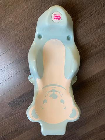 Bad schelp baby beschikbaar voor biedingen