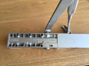 Deurpomp hydraulisch beschikbaar voor biedingen