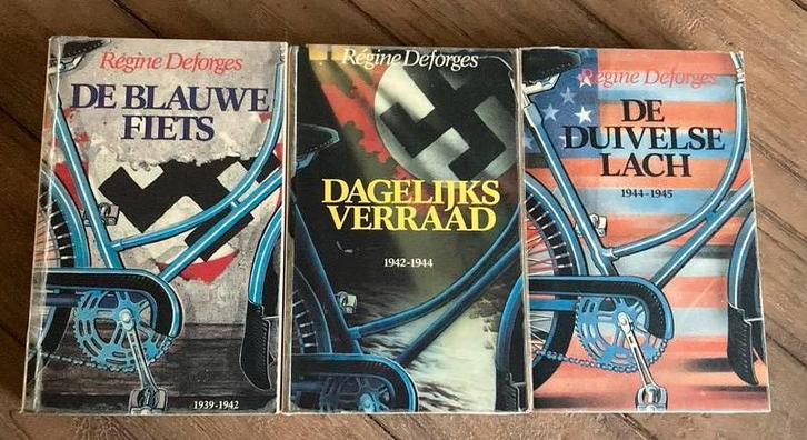Régine Deforges Blauwe fiets Dagelijks verraad Duivelse lach, Boeken, Romans, Zo goed als nieuw, Ophalen of Verzenden
