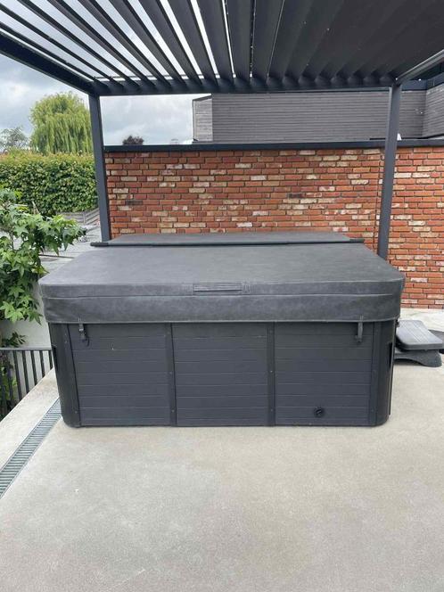 Jacuzzi: Myspa Double Dutch, Tuin en Terras, Bubbelbaden en Hottubs, Gebruikt, Vast, Afdekzeil, Filter, Pomp, Trap, Ophalen
