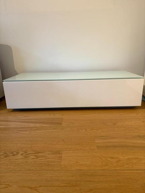 Ikea BESTA witte lage tv-kast, Huis en Inrichting, Kasten |Televisiemeubels, Gebruikt, Minder dan 100 cm, 100 tot 150 cm, 50 tot 75 cm
