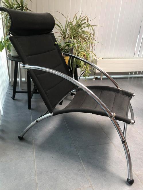 Zwarte relax stoel of zetel zwarte stof op metalen onderstel, Maison & Meubles, Canapés | Sofas & Chaises Longues, Utilisé, Une personne
