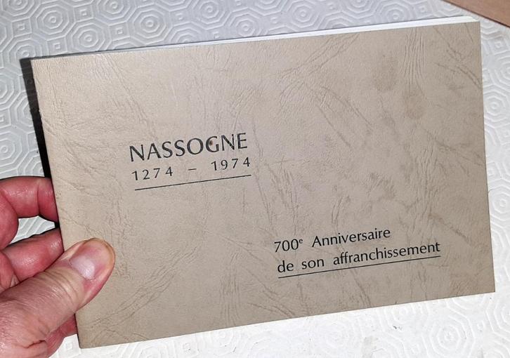 Plaquette Nassogne 700e anniv. de son affranchissement., Boeken, Geschiedenis | Nationaal, Gelezen, 14e eeuw of eerder, Verzenden