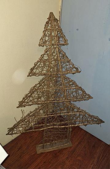 houten takjes kerstboom beschikbaar voor biedingen