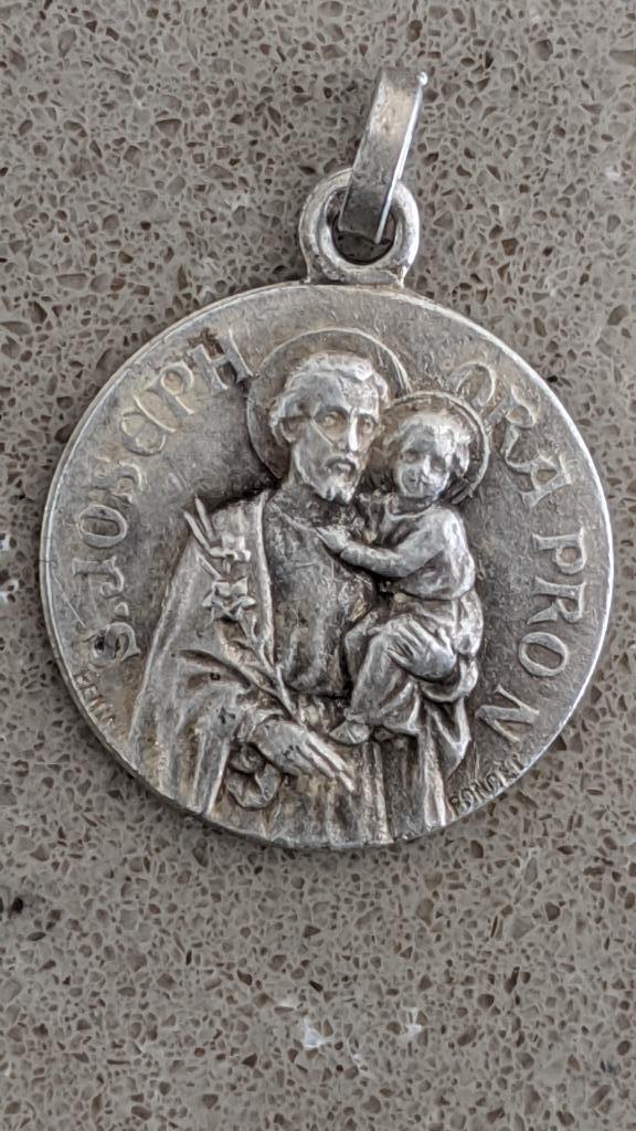Medaillon Joseph, Priez pour nous - St Antonius, Verzamelen, Religie, Nieuw, Christendom | Katholiek, Sieraad, Ophalen of Verzenden