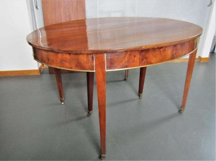 Antieke ovalen tafel in mahonie, Antiek en Kunst, Antiek | Meubels | Tafels, Ophalen