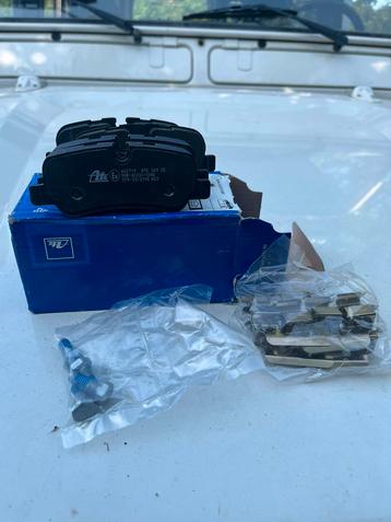 Disques et plaquettes arrieres land rover range rover sport beschikbaar voor biedingen