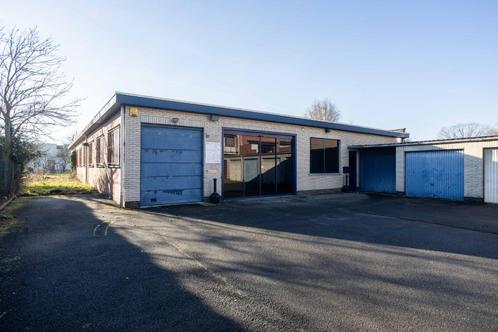 Ruim bedrijfspand met kantoren en opslagruimte te koop!, Immo, Huizen en Appartementen te koop, Provincie Oost-Vlaanderen, 500 tot 1000 m²