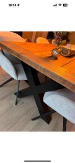 Landelijke vol eiken tafel met x poten in metaal, Huis en Inrichting, Ophalen, Zo goed als nieuw