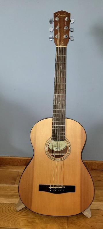 Accoustische gitaar beschikbaar voor biedingen