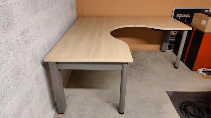 Stevig hoekbureau, Huis en Inrichting, Bureaus, Zo goed als nieuw, Ophalen