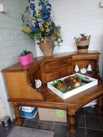 salontafel/hoekkastje in eik, met lades beschikbaar voor biedingen