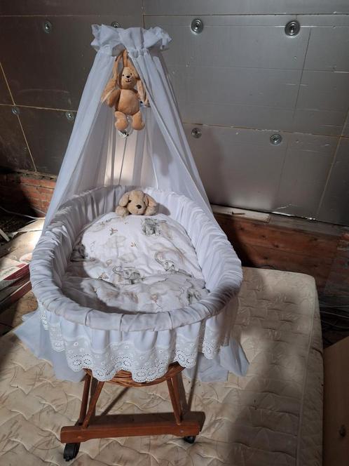 Te koop wieg,in zeer goede staat, lengte 93 breedte 60,, Kinderen en Baby's, Babywiegjes en Ledikanten, Wieg, Ophalen of Verzenden