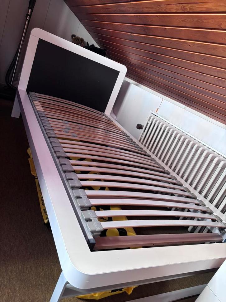 Eenpersoonsbed 90x200, wit en zwart, met lattenbodem, Huis en Inrichting, Slaapkamer | Bedden, Gebruikt, Eenpersoons, 90 cm, 200 cm