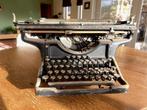 Oude authentieke typemachine Underwood 14 USA, Gebruikt, Ophalen