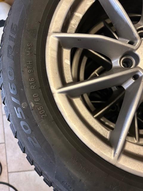 BMW winterbanden, Autos : Pièces & Accessoires, Pneus & Jantes, Pneu(s), Pneus hiver, 16 pouces, 205 mm, Véhicule de tourisme