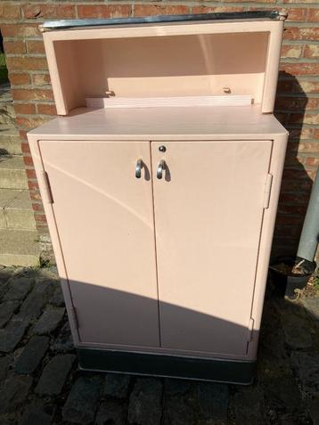 Armoire métallique année 60 beschikbaar voor biedingen