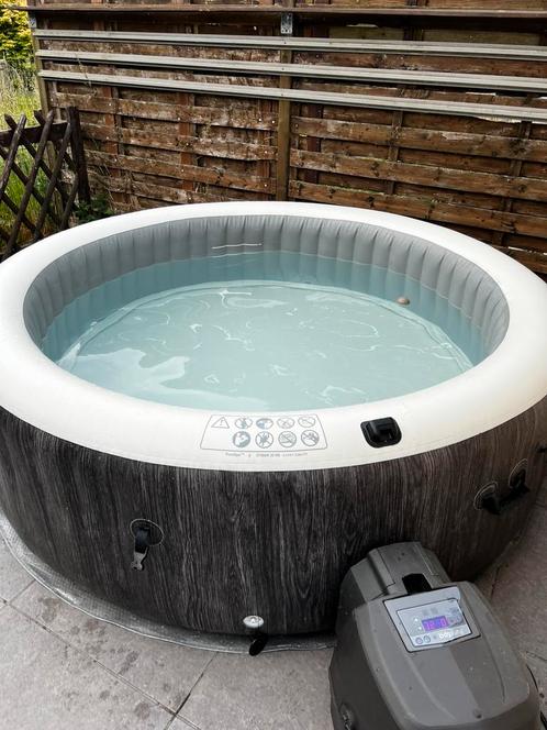 Intex jacuzi 6 personen groot model met nieuw deksel!!, Tuin en Terras, Bubbelbaden en Hottubs, Gebruikt, Opblaasbaar, Afdekzeil