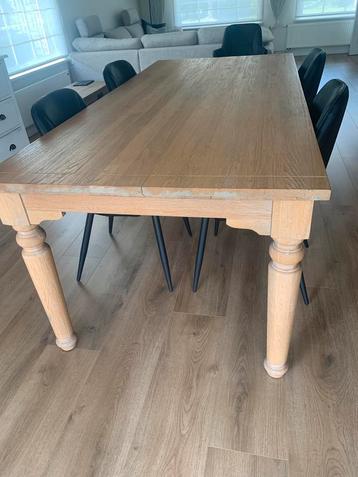 Eettafel ceruse eiken beschikbaar voor biedingen