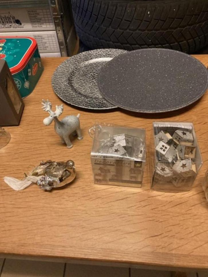 Banaandoos vol kerstspullen er is bij wat nooit gebruikt is, Diversen, Rommelmarktspullen, Zo goed als nieuw, Ophalen