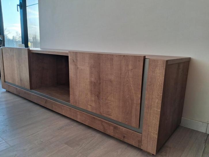 Lage kast + tv-meubel + tafel (65 euro voor alles), Huis en Inrichting, Kasten | Dressoirs, Ophalen