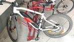 Elektrische mountainbike + hangslot + spatborden, Ophalen, Zo goed als nieuw