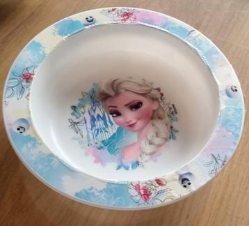 bordjes Elsa en Peppa Big, met figuren bestek beschikbaar voor biedingen