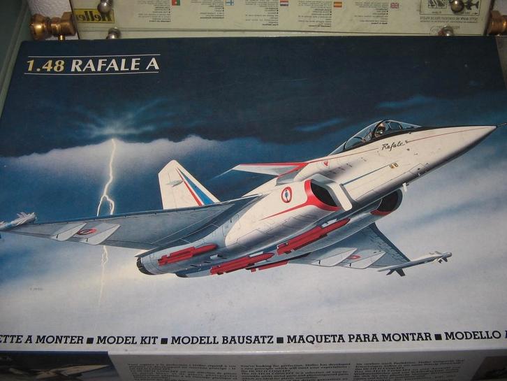 diverse grote bouwdozen van vliegtuigen, Hobby & Loisirs créatifs, Modélisme | Avions & Hélicoptères, Neuf, Avion, Autres marques