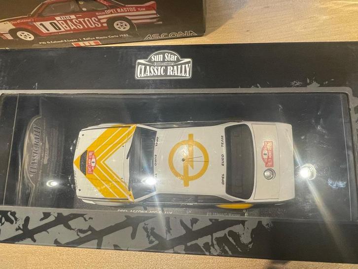 schaalmodellen 1/18 en 1/24, Hobby en Vrije tijd, Modelauto's | 1:18, Zo goed als nieuw, Auto, Overige merken, Ophalen