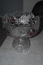 Kristallen coupe met rood accenten., Ophalen