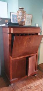 Armoire ancienne avec dessus en marbre, Enlèvement