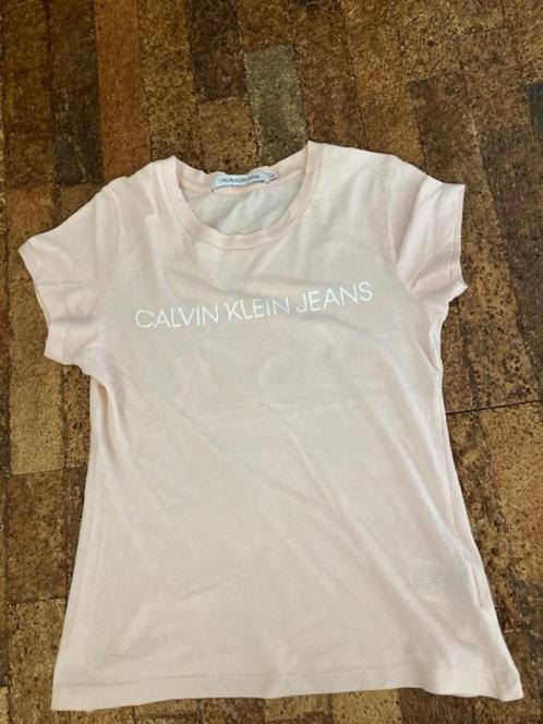 T-shirt Calvin Klein Jeans pour femme taille XS, Vêtements | Femmes, T-shirts, Comme neuf, Taille 34 (XS) ou plus petite, Rose