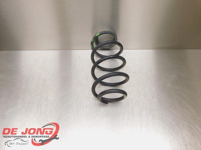 Schroefveer achter van een Mercedes CLA, Auto-onderdelen, Ophanging en Onderstel, Mercedes-Benz, Gebruikt, 3 maanden garantie