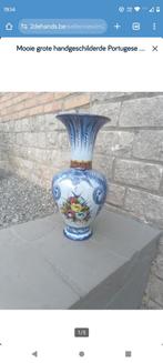 Beau grand vase portugais peint à la main, Enlèvement