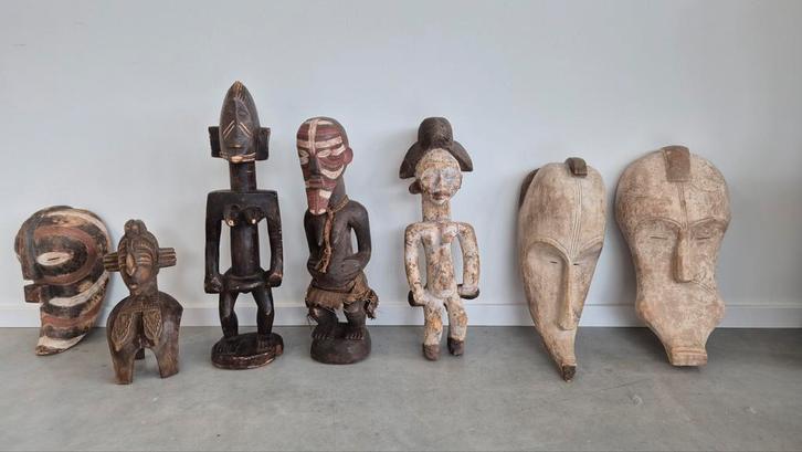 Afrikaanse beelden & maskers – Fang / Dogon / Baoulé stijl, Antiek en Kunst, Kunst | Beelden en Houtsnijwerken, Ophalen