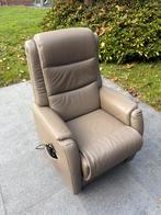 Elektrische uitstelbare ligzetel, Huis en Inrichting, Fauteuils, Ophalen, Zo goed als nieuw, Leer