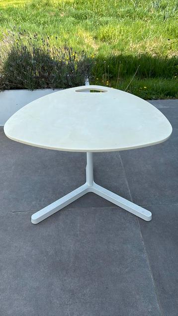 Laptoptafel (gratis af te halen), Informatique & Logiciels, Tables d'ordinateur portable, Enlèvement, Utilisé