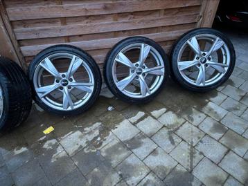 Velgen 5x114.3 met band 225/40/18 beschikbaar voor biedingen