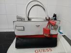 Kleine handtas van Guess, Handtassen en Accessoires, Tassen | Damestassen, Ophalen of Verzenden, Zo goed als nieuw, Handtas