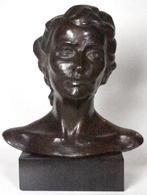 Buste de femme - bronze - Toon van Eindhoven - 1942 - 16 kg, Enlèvement
