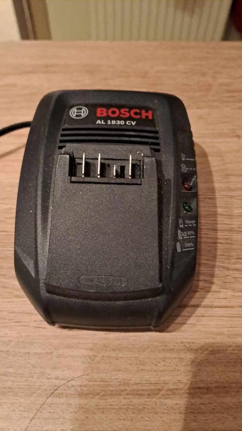 Chargeur et 2 batteries Bosch 18 v, Doe-het-zelf en Bouw, Gereedschap | Machine-onderdelen en Toebehoren, Gebruikt, Ophalen