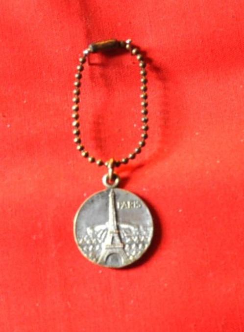 pendentif medaille de paris (x2054), Handtassen en Accessoires, Kettinghangers, Gebruikt, Overige materialen, Zilver, Ophalen of Verzenden