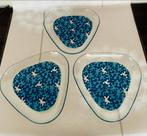 Vintage jaren 1975 serveerborden groot met blauwe print glas, Ophalen of Verzenden, Zo goed als nieuw, Glas