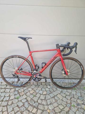 Canyon Ultimate CF SL 8 Disc - lichtgewicht carbon koersfiet beschikbaar voor biedingen