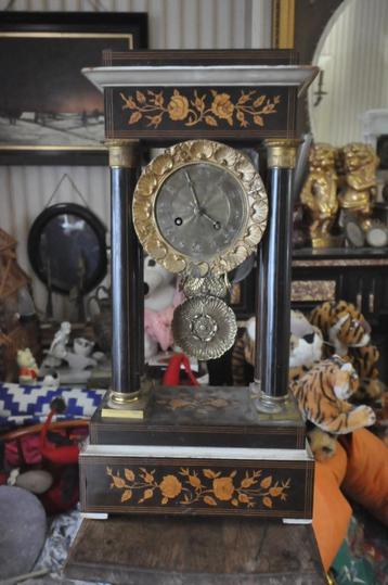 Pendule à colonnes  beschikbaar voor biedingen