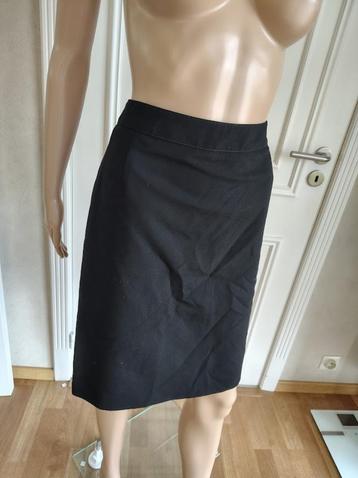 leuke zwarte nette rok van espit  beschikbaar voor biedingen