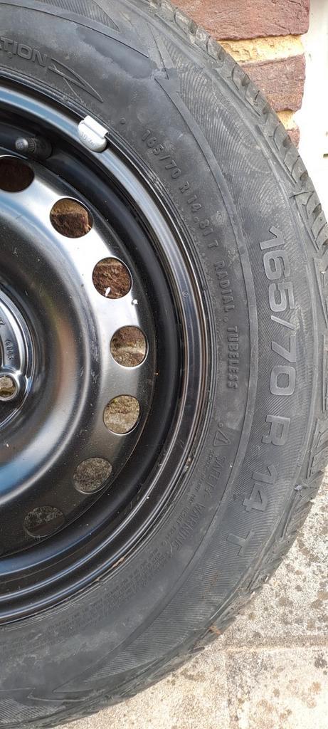 Roue original 1pièce état neuf 165/70R14 à saisir ️️️️️️️️↙️, Auto-onderdelen, Banden en Velgen, Band(en), Ophalen