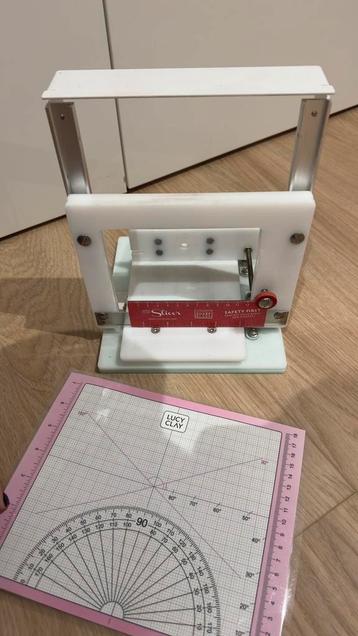 Klei slicer van lucy clay beschikbaar voor biedingen