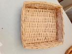 Rieten mand, vierkant., Huis en Inrichting, Woonaccessoires | Schalen en Manden, Ophalen of Verzenden, Zo goed als nieuw, Vierkant